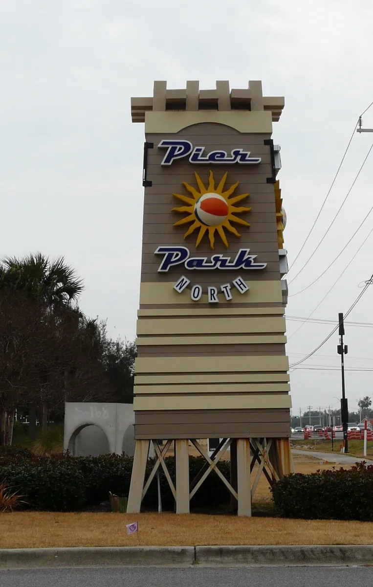 Pier Park North shopping center sign