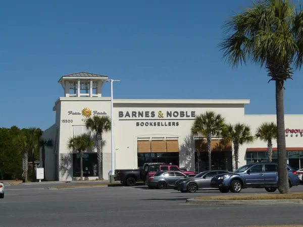 Pier Park North shopping center sign