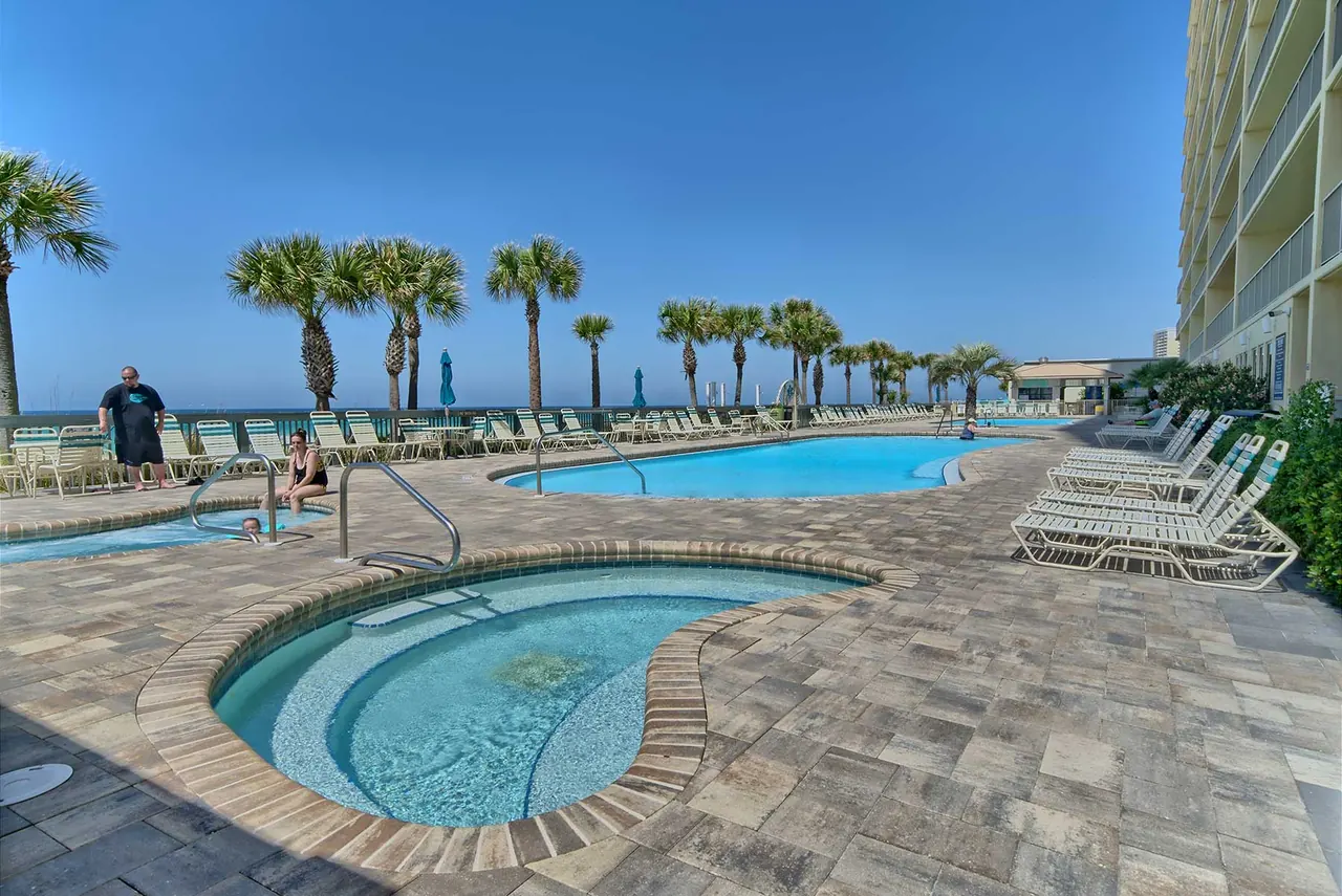 Hot tub beside the pool on the Gulf Crest pool deck